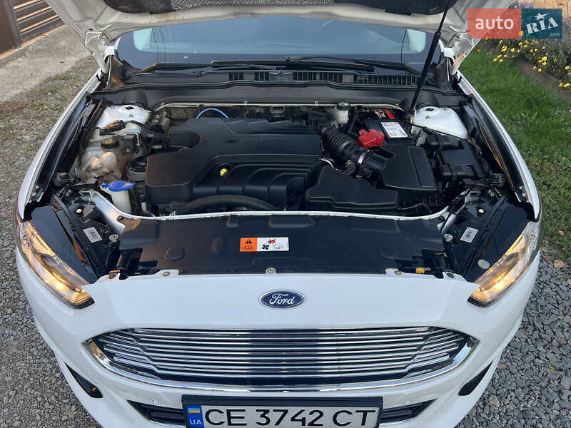 Седан Ford Mondeo 2015 в Черновцах