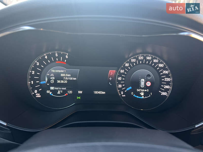 Седан Ford Mondeo 2015 в Черновцах