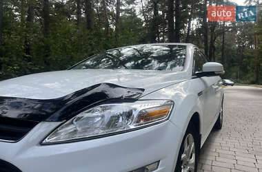Лифтбек Ford Mondeo 2013 в 
