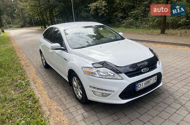 Лифтбек Ford Mondeo 2013 в 