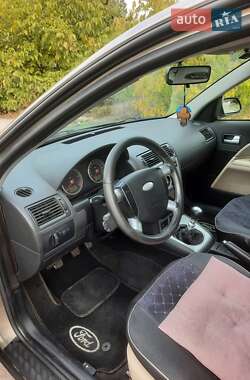 Лифтбек Ford Mondeo 2001 в 