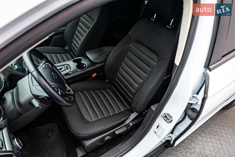 Лифтбек Ford Mondeo 2019 в Киеве