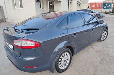 Лифтбек Ford Mondeo 2013 в 
