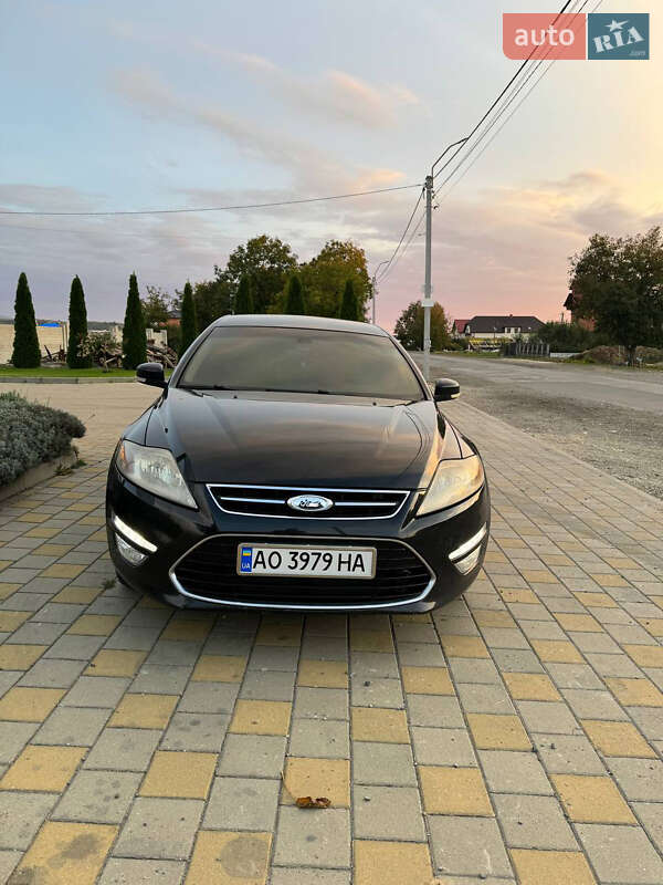 Седан Ford Mondeo 2011 в Мукачево