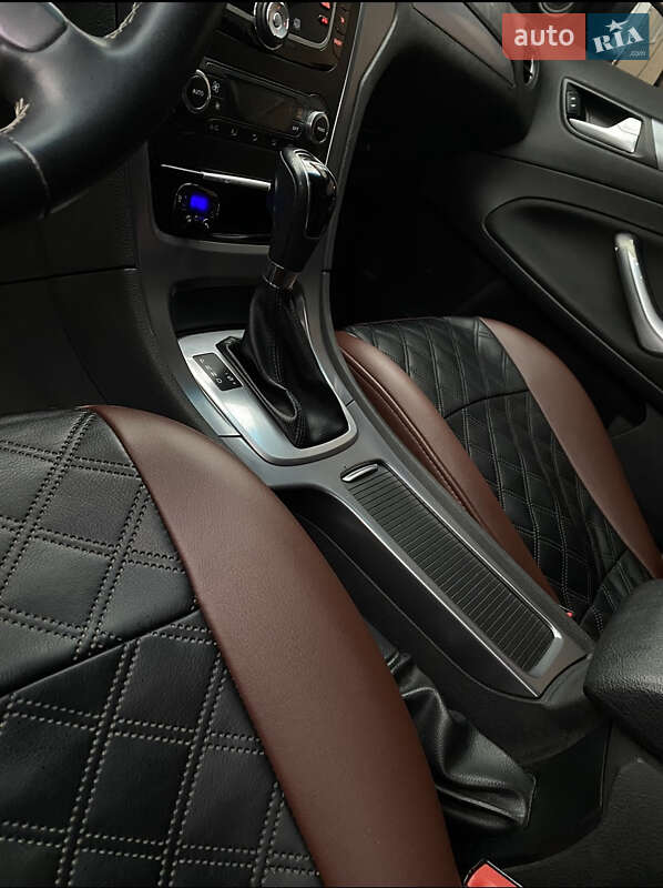 Седан Ford Mondeo 2011 в Мукачево