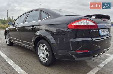 Седан Ford Mondeo 2010 в 