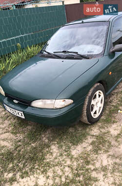 Лифтбек Ford Mondeo 1994 в Боровой