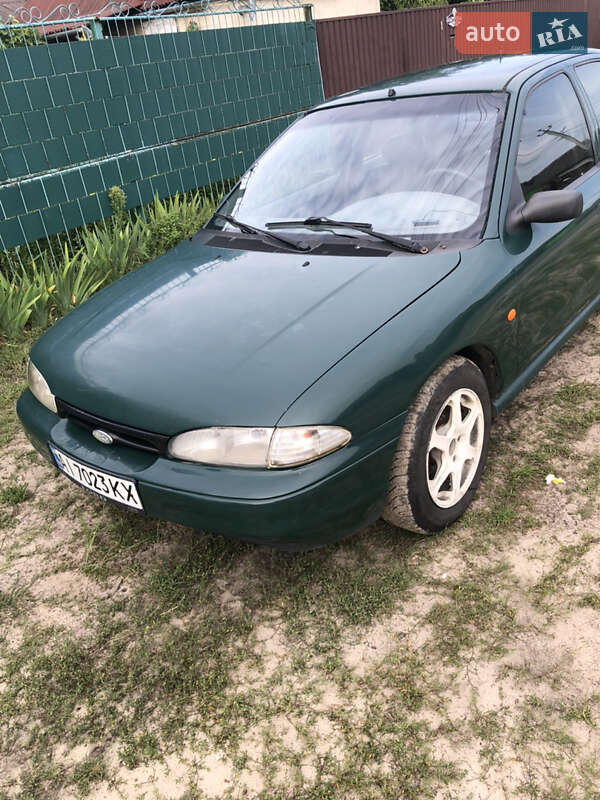 Лифтбек Ford Mondeo 1994 в 