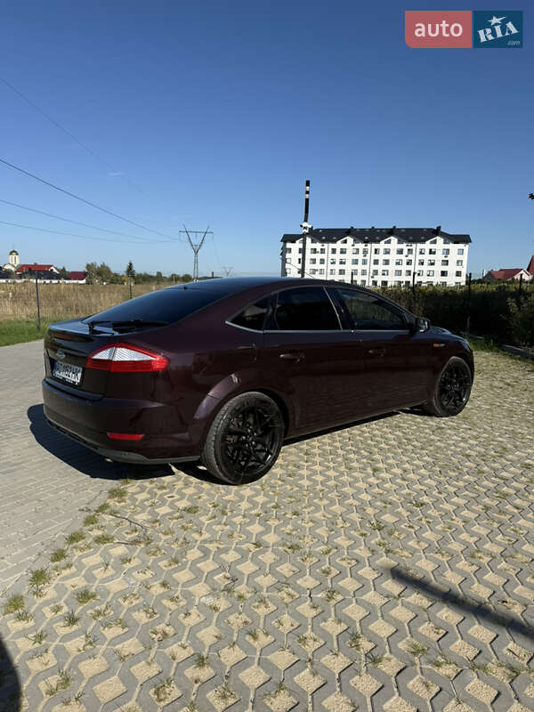 Седан Ford Mondeo 2010 в Луцке