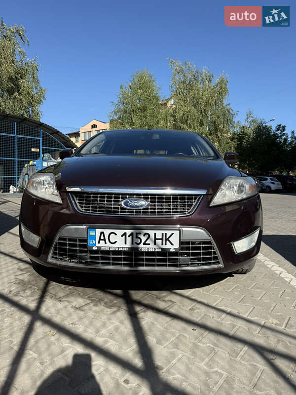 Седан Ford Mondeo 2010 в Луцке