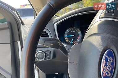 Седан Ford Mondeo 2015 в 
