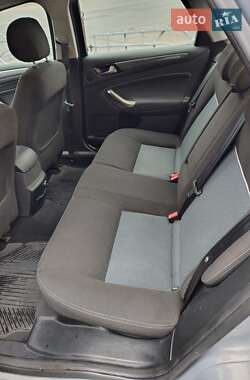 Лифтбек Ford Mondeo 2012 в 