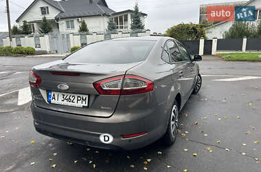 Седан Ford Mondeo 2011 в 
