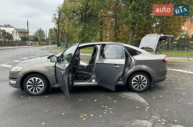 Седан Ford Mondeo 2011 в 