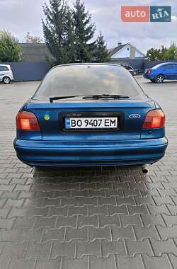 Лифтбек Ford Mondeo 1994 в 