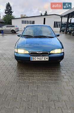 Лифтбек Ford Mondeo 1994 в 