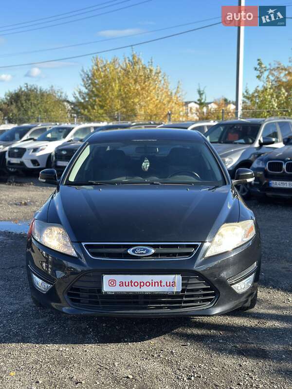 Седан Ford Mondeo 2011 в 