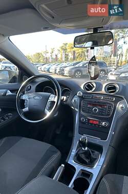Седан Ford Mondeo 2011 в 