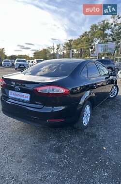 Седан Ford Mondeo 2011 в 