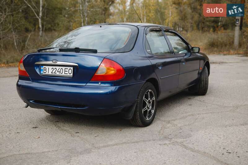 Лифтбек Ford Mondeo 1998 в Кременчуге