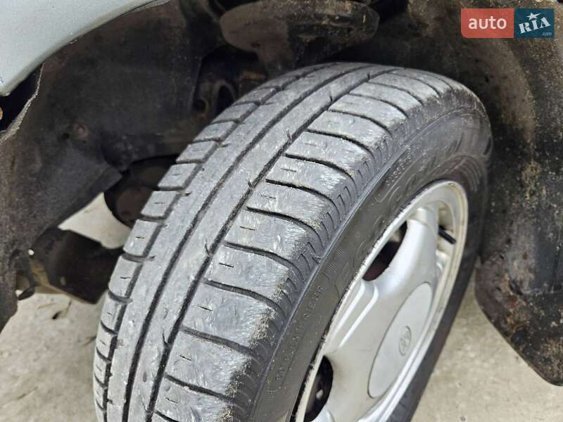 Седан Ford Mondeo 1993 в Обухове