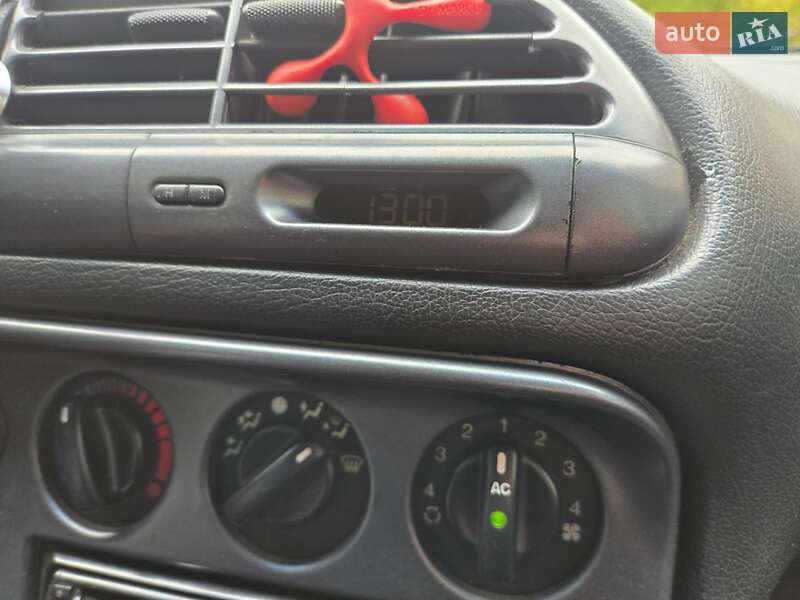 Седан Ford Mondeo 1993 в Обухове