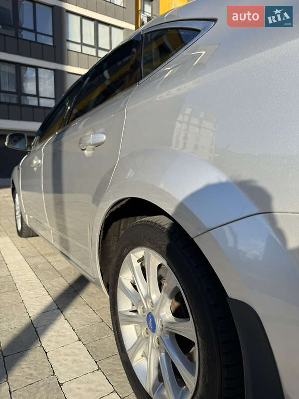 Седан Ford Mondeo 2011 в Ивано-Франковске