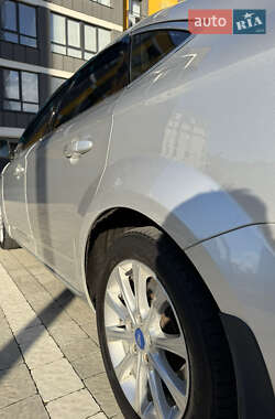Седан Ford Mondeo 2011 в 