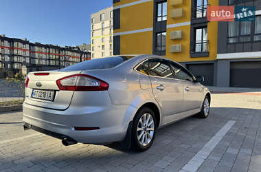 Седан Ford Mondeo 2011 в 
