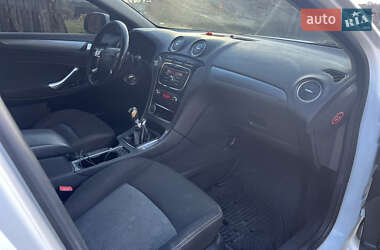 Універсал Ford Mondeo 2012 в 