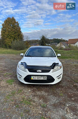 Седан Ford Mondeo 2011 в Хусте
