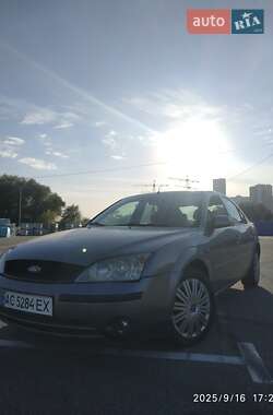 Лифтбек Ford Mondeo 2001 в 