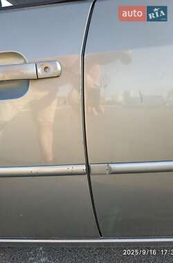 Лифтбек Ford Mondeo 2001 в 