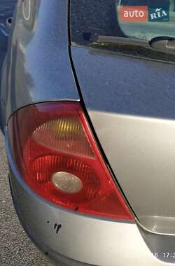 Лифтбек Ford Mondeo 2001 в 