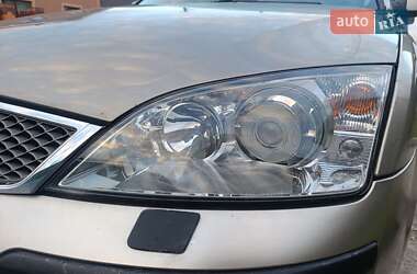 Универсал Ford Mondeo 2003 в  фото 3 Универсал Ford Mondeo 2003 в