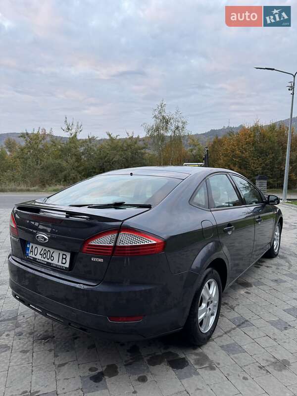 Лифтбек Ford Mondeo 2007 в Тячеве