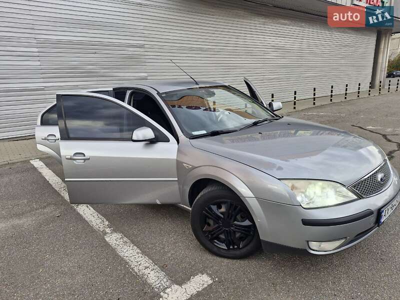 Ліфтбек Ford Mondeo 2004 в Харкові