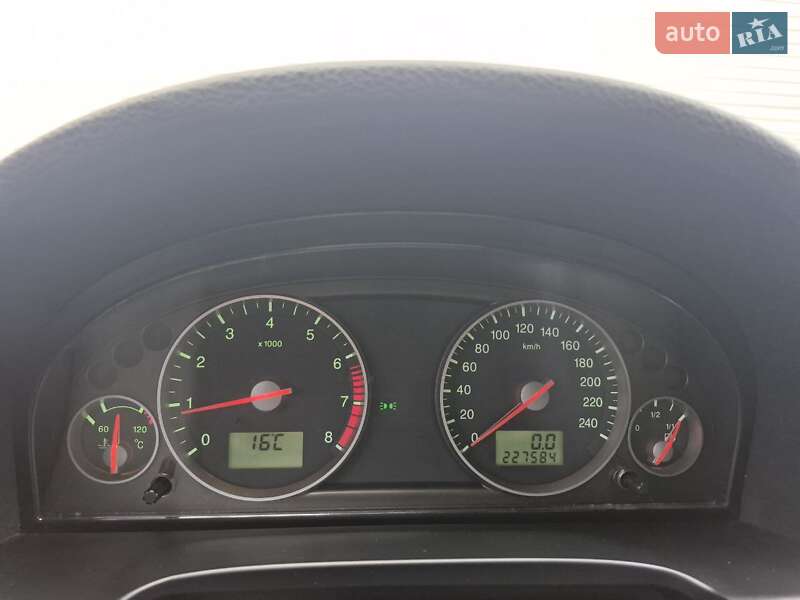 Ліфтбек Ford Mondeo 2004 в Харкові