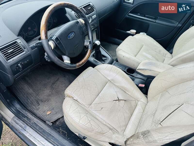 Лифтбек Ford Mondeo 2003 в Белогородке