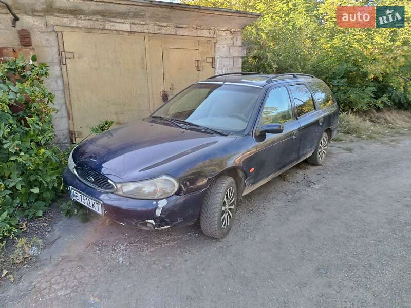 Універсал Ford Mondeo 1996 в 