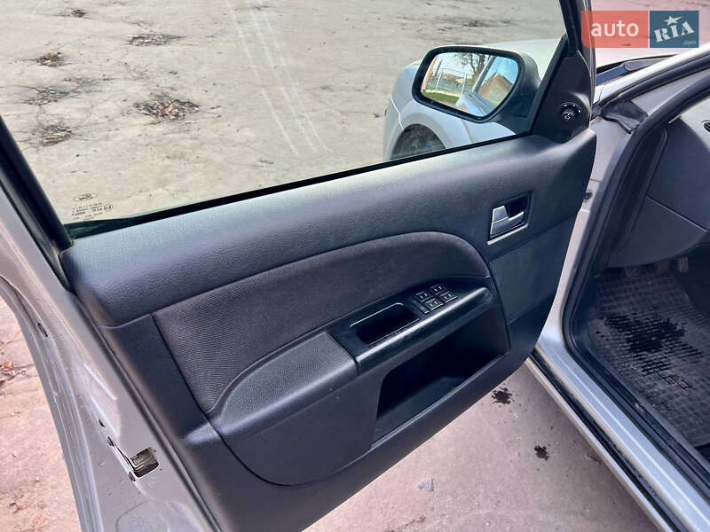 Универсал Ford Mondeo 2003 в Млинове