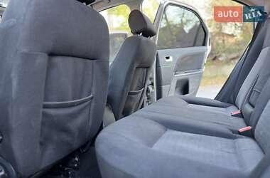 Седан Ford Mondeo 2002 в  фото 30 Седан Ford Mondeo 2002 в