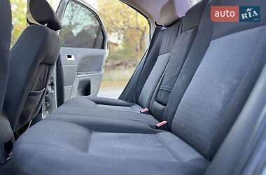 Седан Ford Mondeo 2002 в  фото 31 Седан Ford Mondeo 2002 в