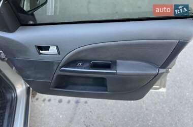 Седан Ford Mondeo 2002 в  фото 37 Седан Ford Mondeo 2002 в