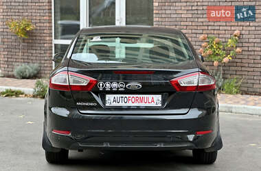 Седан Ford Mondeo 2011 в  фото 9 Седан Ford Mondeo 2011 в