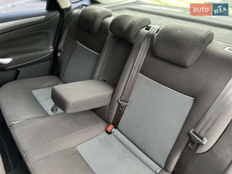 Седан Ford Mondeo 2011 в Киеве