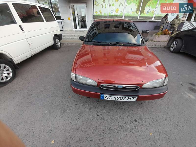 Седан Ford Mondeo 1993 в Луцке