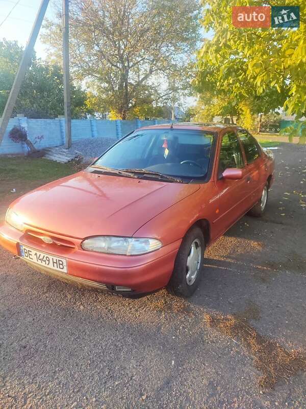 Седан Ford Mondeo 1993 в Баштанці