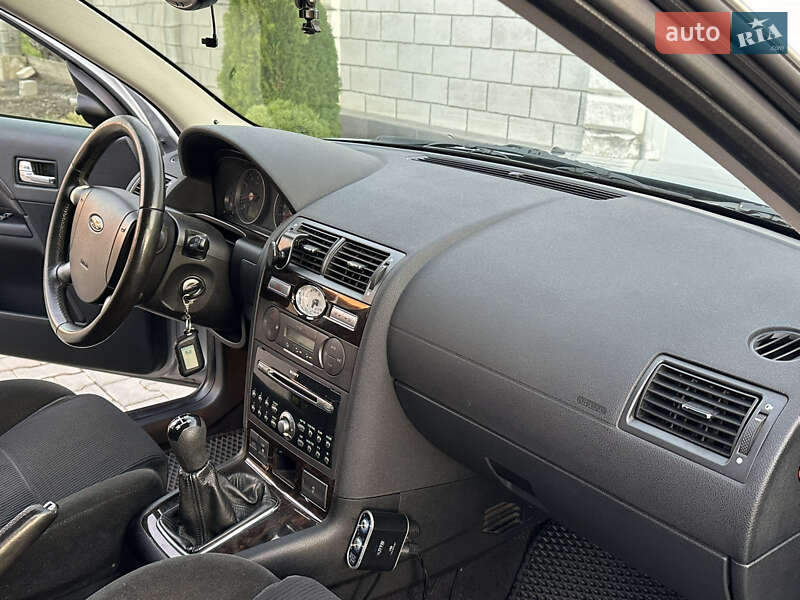 Седан Ford Mondeo 2005 в Одессе