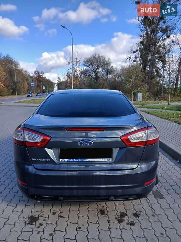 Седан Ford Mondeo 2011 в Львове